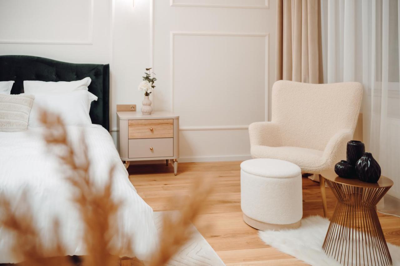 Fabulous And Fancy City Center Designer Apartment Клуж-Напока Экстерьер фото